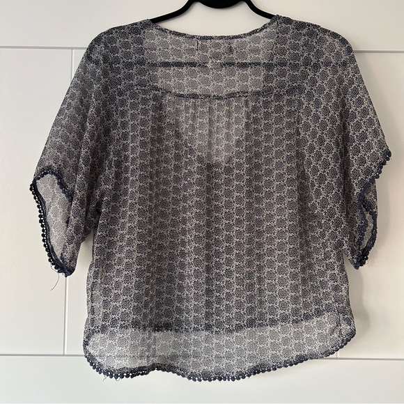 🐧2/$15 Band of Gypsies Sheer Blouse - Picture 4 of 4